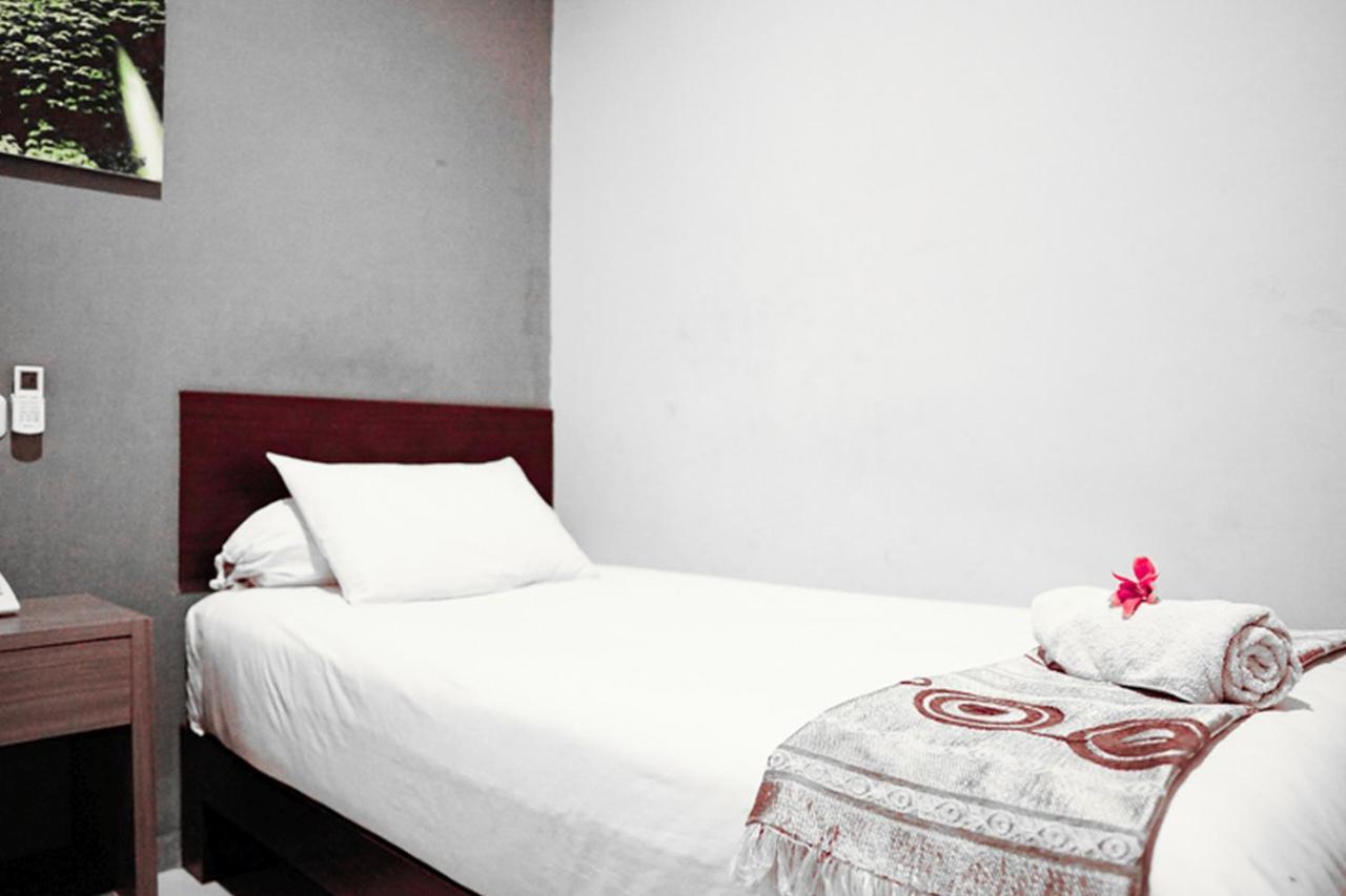 Audah Syariah Residence RedPartner Surabaya Bagian luar foto