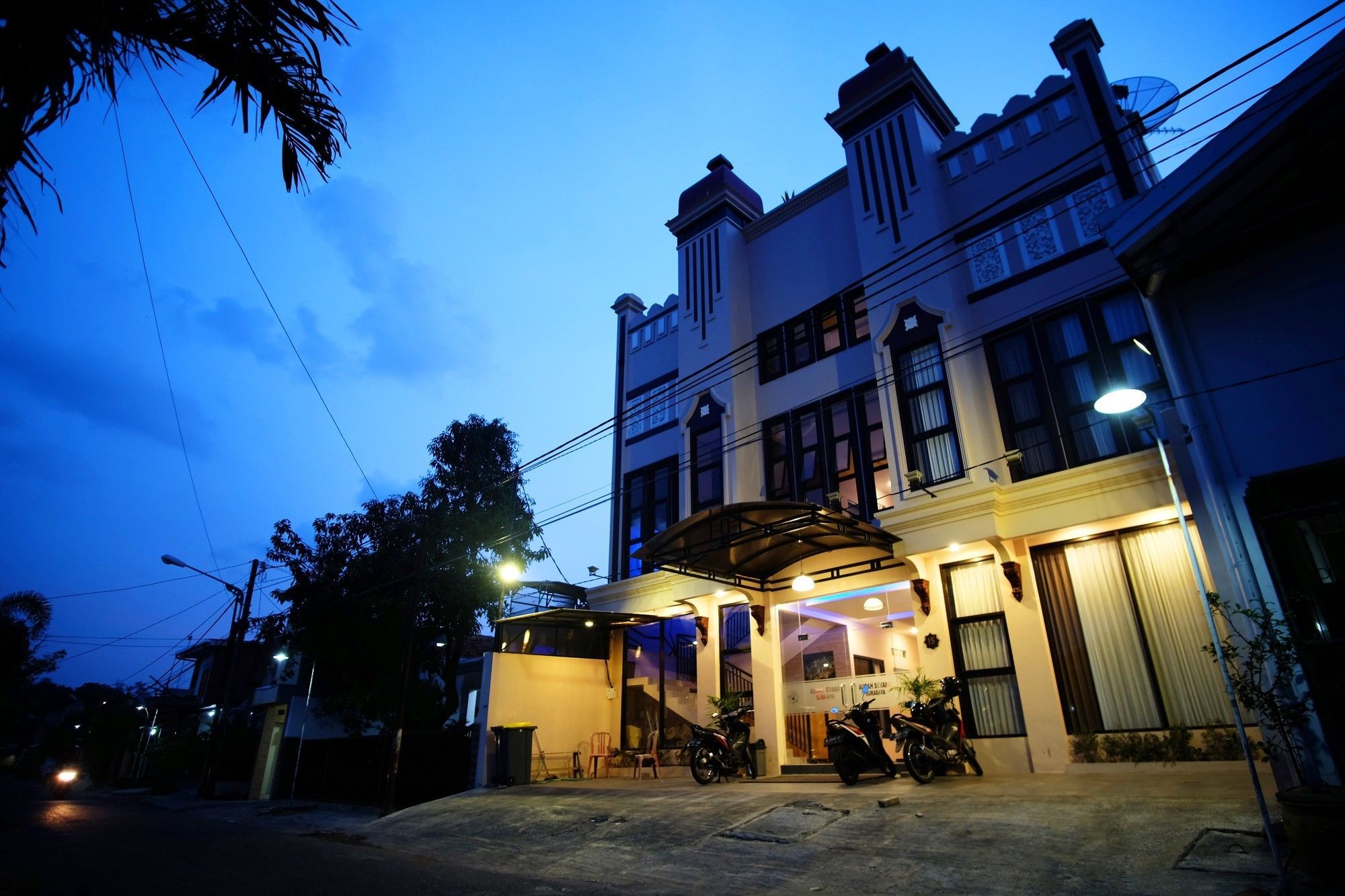 Audah Syariah Residence RedPartner Surabaya Bagian luar foto